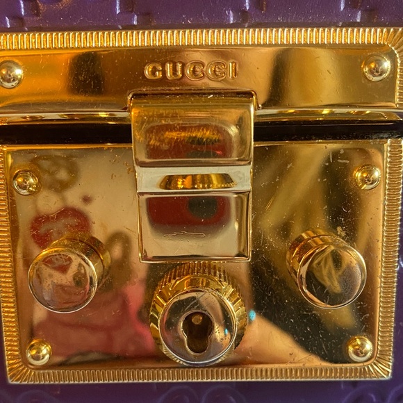 Gucci Purple Guccissima Crossbody Bag with Gold Accents - Picture 2 of 7